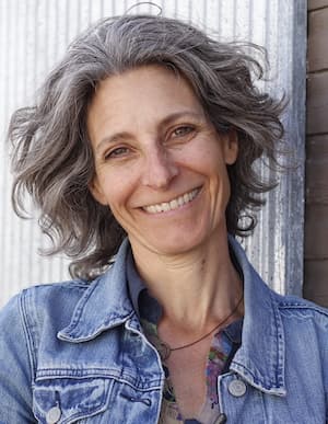 Headshot of Dawn DeAno